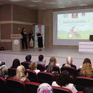 İl Müdürlüğümüz Konferans Salonu’nda Gönül Elçileri ile Koruyucu Aile Farkındalık Toplantısı Gerçekleştirilmiştir. - fotoğraf 13