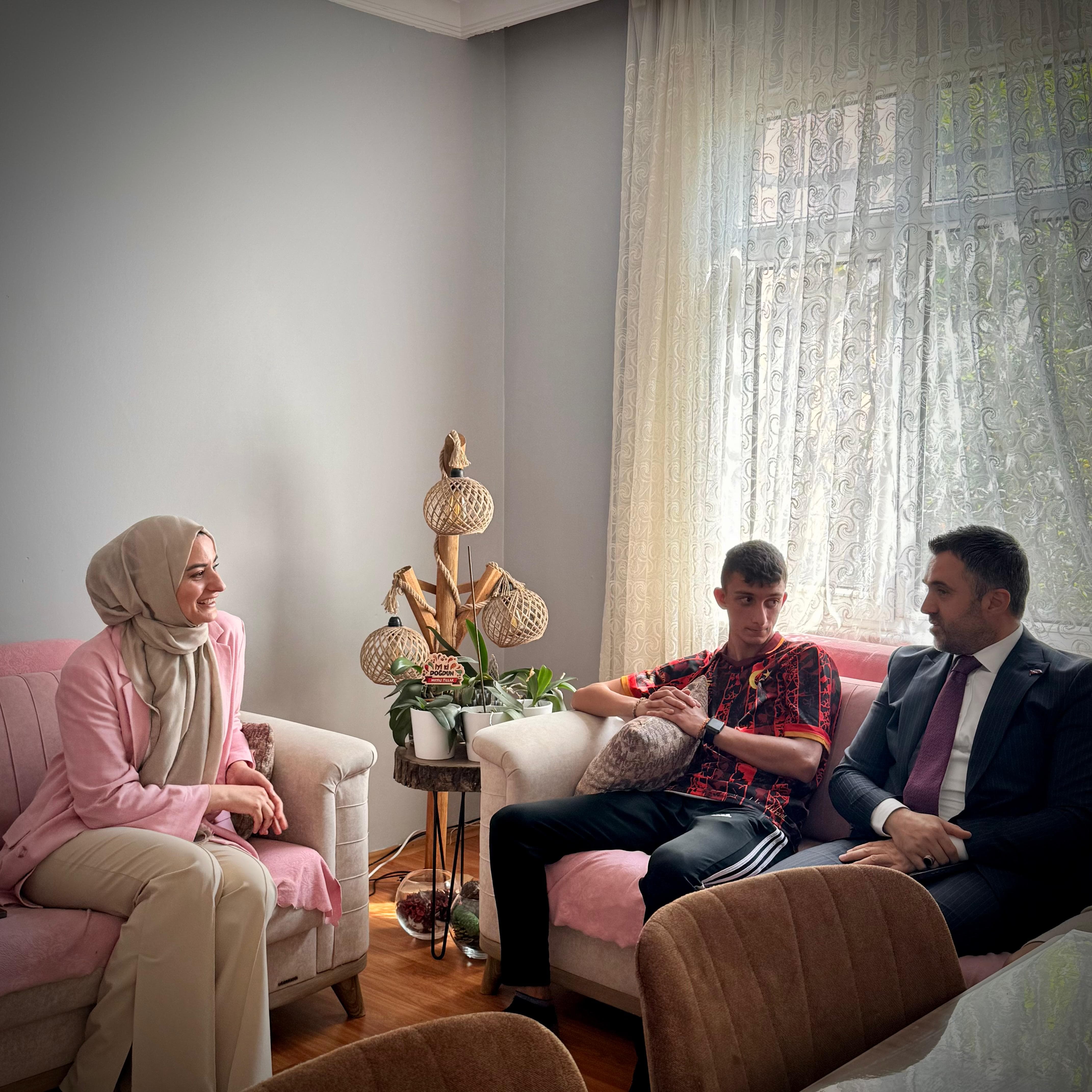 İl Müdürümüz Sn. Ömer TURAN, 15 Temmuz Şehidimiz Cengiz HASBAL 'ın Hanesine Ziyaret Gerçekleştirmiştir