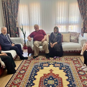 Başımızın Tacı Şehit Ailelerimize ve Kahraman Gazilerimize Hane Ziyaretleri Gerçekleştirildi - fotoğraf 1