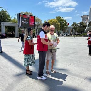 Aile Yılı kapsamında, Bakırköy Sosyal Hizmet Merkezi Tarafından, Koruyu ve Önleyici Hizmet Modellerine ilişkin Bilgilendirme ve Broşür Dağıtımı Gerçekleştirilmiştir. - fotoğraf 4