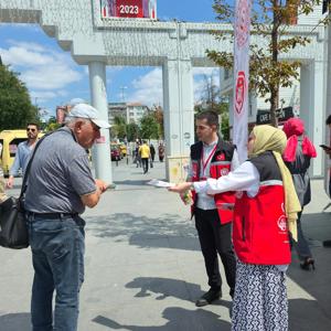 Aile Yılı kapsamında, Bakırköy Sosyal Hizmet Merkezi Tarafından, Koruyu ve Önleyici Hizmet Modellerine ilişkin Bilgilendirme ve Broşür Dağıtımı Gerçekleştirilmiştir. - fotoğraf 3