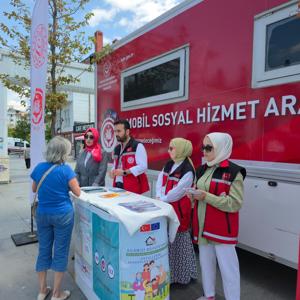 Aile Yılı kapsamında, Bakırköy Sosyal Hizmet Merkezi Tarafından, Koruyu ve Önleyici Hizmet Modellerine ilişkin Bilgilendirme ve Broşür Dağıtımı Gerçekleştirilmiştir. - fotoğraf 2