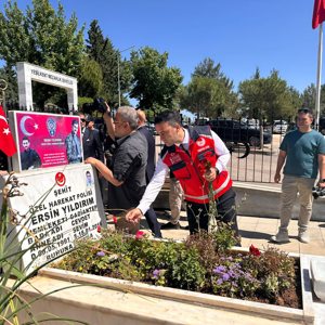 Kurban Bayramı Arifesinde Aziz Şehitlerimiz Dualarla Anıldı, Aileleri Ziyaret Edildi - fotoğraf 4