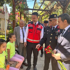 Kurban Bayramı Arifesinde Aziz Şehitlerimiz Dualarla Anıldı, Aileleri Ziyaret Edildi - fotoğraf 2