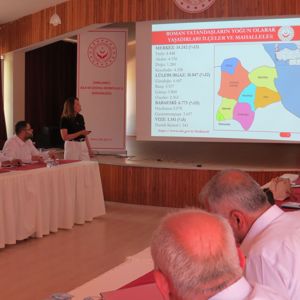 Roman Vatandaşlara Yönelik Ulusal Strateji Belgesi ve I. Aşama İl Eylem Planı değerlendirme ve II. Aşama Eylem Planı (2026-2030) Hazırlık Çalışmaları Kapsamında Toplantı Gerçekleştirildi. - fotoğraf 2