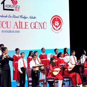 Emine Erdoğan Hanımefendi ve Bakanımız Mahinur Özdemir Göktaş, Koruyucu Aile Günü Programı'na katıldı - fotoğraf 3