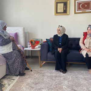 Anneler Günü’nde Şehit Annelerine Vefa Dolu Ziyaretler - fotoğraf 5