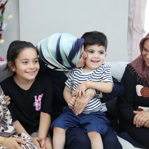 Bakanımız Göktaş, 15 Temmuz darbe giriminin 9.yıl dönümünde şehit ve gazi ailelerini ziyaret etti - fotoğraf 3