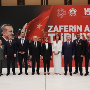 Bakanımız Göktaş, "Zaferin Adı Türkiye Büyük Ailem Türkiyem: 15 Temmuz Paneli ve Sergisi"nin açılışına katıldı - fotoğraf 1