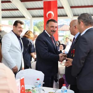 15 Temmuz Demokrasi ve Milli Birlik Gününü Anma Etkinlikleri Kapsamında Zonguldak Polisevinde Yemek Programı İcra Edilmiştir. - fotoğraf 4