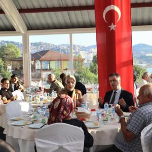 15 Temmuz Demokrasi ve Milli Birlik Gününü Anma Etkinlikleri Kapsamında Zonguldak Polisevinde Yemek Programı İcra Edilmiştir. - fotoğraf 12