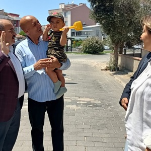 2025 #AileYılı kapsamında; 15 Temmuz Demokrasi ve Millî Birlik Günü vesilesiyle, Valimiz Sayın İsmail USTAOĞLU ve İl Müdürümüz Sayın Emine BÖÇKÜN,15 Temmuz Gazimiz Aliyar Engin DAĞLAR’ı ve kıymetli ailesine hane ziyareti gerçekleştirdi. - fotoğraf 2