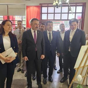15 Temmuz Fotoğrafları Sergisi Devlet Güzel Sanatlar Galerisi’nde Açıldı. - fotoğraf 2