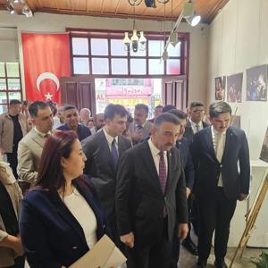 15 Temmuz Fotoğrafları Sergisi Devlet Güzel Sanatlar Galerisi’nde Açıldı. - fotoğraf 4
