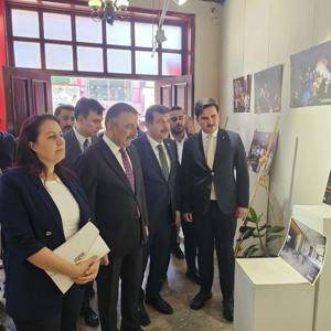 15 Temmuz Fotoğrafları Sergisi Devlet Güzel Sanatlar Galerisi’nde Açıldı. - fotoğraf 5