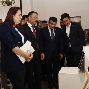 15 Temmuz Fotoğrafları Sergisi Devlet Güzel Sanatlar Galerisi’nde Açıldı. - fotoğraf 6
