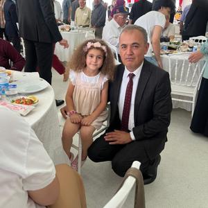 Sayın Valimiz Tülay Baydar Bilgihan Ev Sahipliğinde, 15 Temmuz Demokrasi ve Millî Birlik Günü Dolayısıyla, Şehitlerimizin Kıymetli Aileleri ve Kahraman Gazilerimiz Onuruna Yemek Programı Düzenlendi - fotoğraf 5