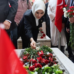 Aile ve Sosyal Hizmetler Bakanımız Göktaş, 15 Temmuz Şehitliği'ndeki anma törenine katıldı - fotoğraf 3