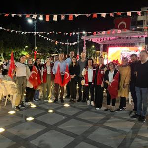 15 Temmuz Demokrasi ve Millî Birlik Günü Dolayısıyla Düzenlenen Anma Programına Katılarak Meydanlarda Yerimizi Aldık - fotoğraf 4