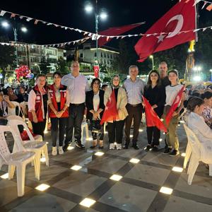 15 Temmuz Demokrasi ve Millî Birlik Günü Dolayısıyla Düzenlenen Anma Programına Katılarak Meydanlarda Yerimizi Aldık - fotoğraf 5