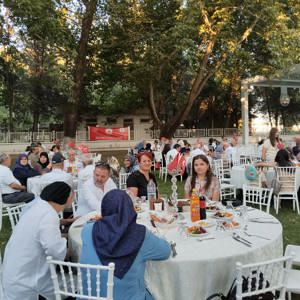 15 Temmuz Demokrasi ve Milli Birlik Günü Etkinlikleri Kapsamında Şehit Aileleri ve Gazilerimiz Onuruna Yemek Programı Düzenlendi. - fotoğraf 7
