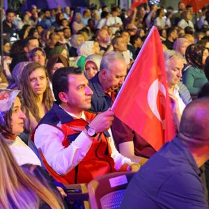 15 Temmuz’un 9. yılında, binlerce hemşehrimizle birlikte demokrasi nöbetindeydik. - fotoğraf 2