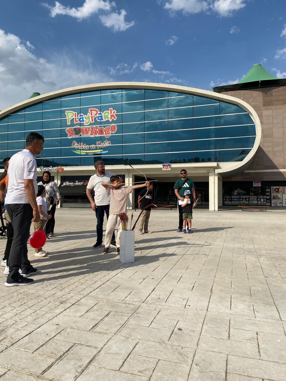 Hedefte Sevgi Var, Okta Birlik