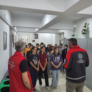 Öğrencilerden Sosyal Hizmet Merkezimize Ziyaret - fotoğraf 2
