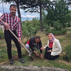 Engelsiz Yaşam Merkezimizde Fidan Dikimi Etkinliği - fotoğraf 2