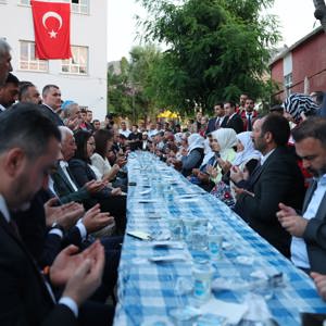 Bakanımız Sayın Mahinur Özdemir Göktaş’tan Şehit Ailesine Taziye Ziyareti - fotoğraf 2