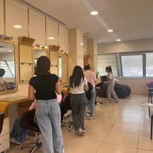 Gazi Çocuk Evleri Sitesi Müdürlüğü’nden Geleceğe Güçlü Adımlar: Kuaförlük Kursu ile Meslek Edindirme Desteği - fotoğraf 1