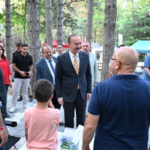 Gölcük Tabiat Parkı'nda Aile Coşkusu - fotoğraf 1