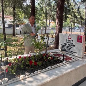 Şehitlerimizi Kabirleri Başında Dualar İle Andık - fotoğraf 1