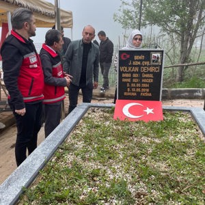 Anneler Günü vesilesiyle Kabataş ve Fatsa ilçelerimizde Aziz şehitlerimizin emanetleri olan kıymetli anneleri personellerimizle ziyaret ederek, onların hayır dualarını aldık ve mübarek ellerini öptük. - fotoğraf 6
