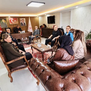 Ordu AK Parti İl Başkan Yardımcısı ve Sosyal Politikalar Başkanı Tayfun Yıldız, Engelli Koordinasyon Merkezi Başkanı Mehmet Aktaş ve beraberindeki heyet, Engelliler Haftası dolayısıyla Aile ve Sosyal Hizmetler İl Müdürü Harun Tan’ı makamında ziyaret etti. - fotoğraf 3