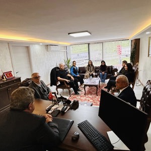 Ordu AK Parti İl Başkan Yardımcısı ve Sosyal Politikalar Başkanı Tayfun Yıldız, Engelli Koordinasyon Merkezi Başkanı Mehmet Aktaş ve beraberindeki heyet, Engelliler Haftası dolayısıyla Aile ve Sosyal Hizmetler İl Müdürü Harun Tan’ı makamında ziyaret etti. - fotoğraf 2
