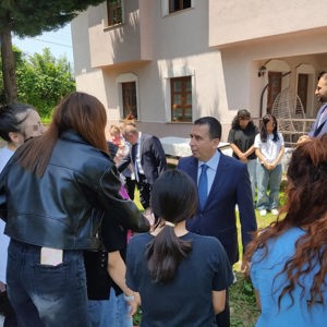 Ünye Kaymakamı Sayın Ayhan IŞIK, Ramazan Bayramı’nın 2. günü Ünye Sabancı Çocuk Evleri Sitesi Müdürlüğümüzü ziyaret. - fotoğraf 1