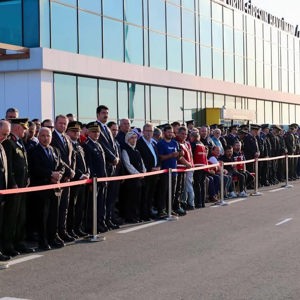 Şehit Piyade Uzman Çavuş Kani OBİ’nin naaşı; Ordu-Giresun Havalimanında İl protokolü, askeri erkan, şehidimizin ailesi ve yakınları tarafından karşıladık. - fotoğraf 2