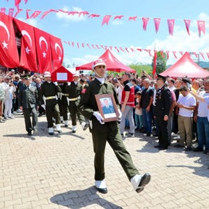 Pençe-Kilit Harekâtında Şehit Düşen Uzman Çavuş Kani OBİ, Ordu’da Son Yolculuğuna Uğurlandı - fotoğraf 10