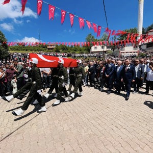 Pençe-Kilit Harekâtında Şehit Düşen Uzman Çavuş Kani OBİ, Ordu’da Son Yolculuğuna Uğurlandı - fotoğraf 5