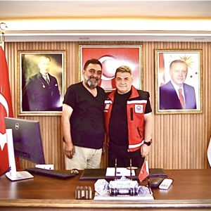  Kültür ve sanat dünyamıza yaptığı katkılarla gönüllerde yer edinen Sayın Ahmet Yenilmez’e nazik ziyaretleri için teşekkür ederiz. - fotoğraf 1