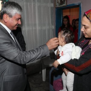 Hatay Valisi Rahmi Doğan, Şehit Ailelerini Ziyaret Etti - fotoğraf 1