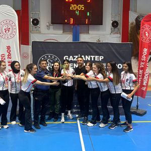 Kurumlar Arası Voleybol Turnuvasında Final Heyecanı Yaşandı - fotoğraf 2