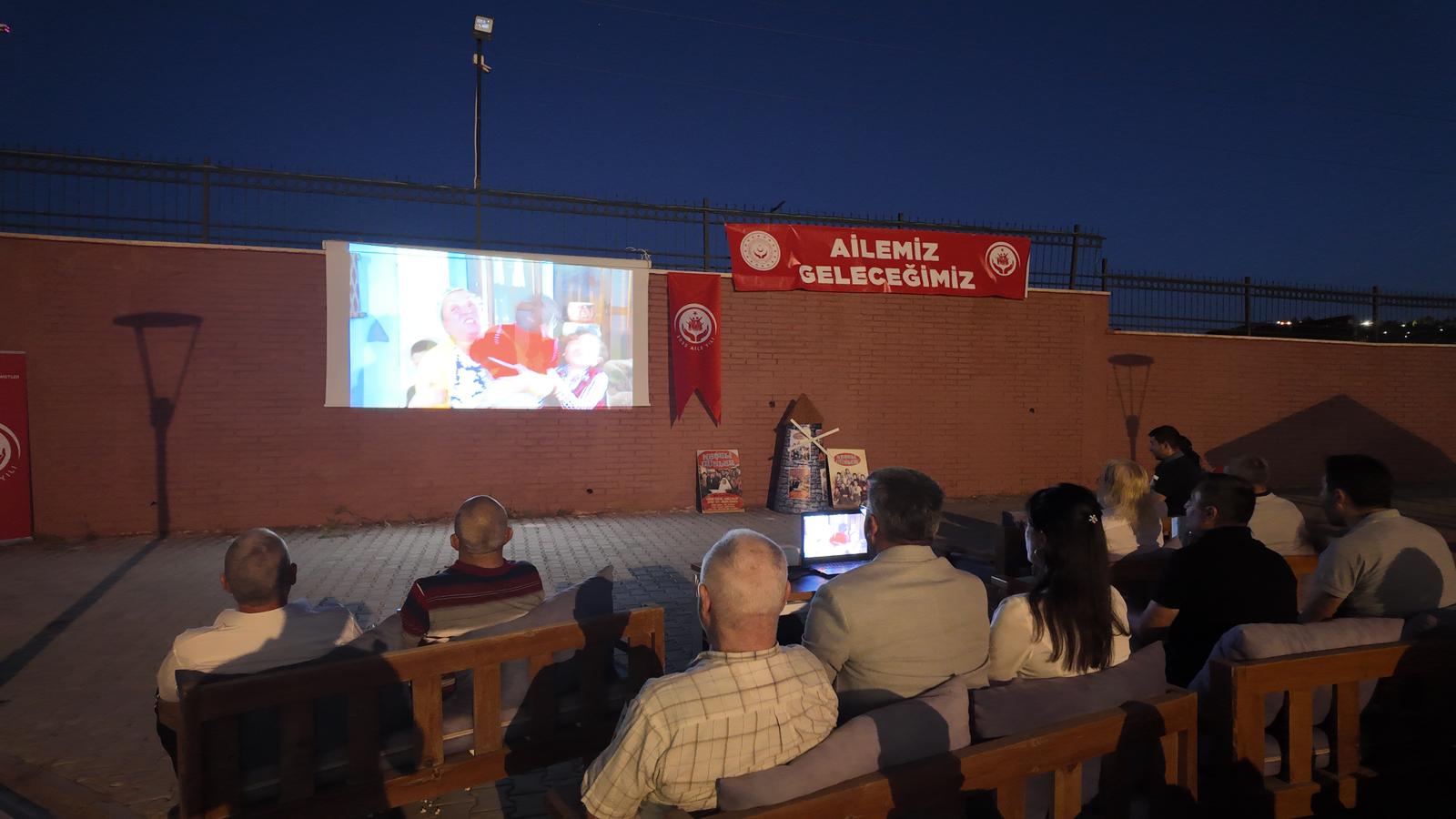 #AileYılı faaliyetleri kapsamında kıymetli büyüklerimizle nostalji yaşadık 🍿📽️