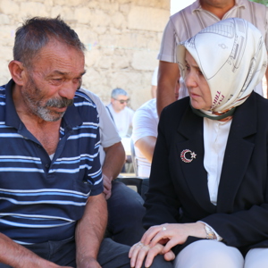 Bakan Yardımcımız Sayın Leman Yenigün Şehitlerimiz İçin Düzenlenen Cenaze Törenlerine Katıldı - fotoğraf 1