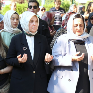 Bakan Yardımcımız Sayın Leman Yenigün Şehitlerimiz İçin Düzenlenen Cenaze Törenlerine Katıldı - fotoğraf 4
