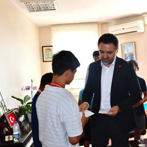  Türkiye Alt Minik Boks Müsabakalarında Gümüş Madalya Kazanan Küçükyalı Çocuk Evleri Sitesi Çocuğumuzla Gurur Duyuyoruz - fotoğraf 1