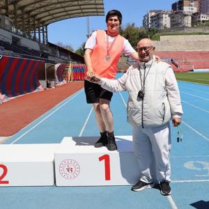 Devrek Engelsiz Yaşam Rehabilitasyon ve Aile Danışma Merkezi Müdürlüğümüzden Hizmet Almakta Olan Kızlarımız Atletizm ve Masa Tenisi Şampiyonalarında 5 Birincilik Madalyası Alarak Bizleri Gururlandırmışlardır. - fotoğraf 5