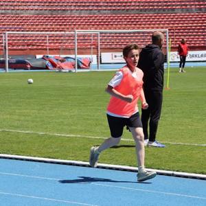 Devrek Engelsiz Yaşam Rehabilitasyon ve Aile Danışma Merkezi Müdürlüğümüzden Hizmet Almakta Olan Kızlarımız Atletizm ve Masa Tenisi Şampiyonalarında 5 Birincilik Madalyası Alarak Bizleri Gururlandırmışlardır. - fotoğraf 8