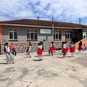 2025 Aile Yılı Etkinlikleri Kapsamında Müdürlüğümüze bağlı Alaplı Sosyal Hizmet Merkezi Tarafından Düzenlenen ‘Aile’ Temalı Resim Yarışması Gerçekleştirildi. - fotoğraf 7